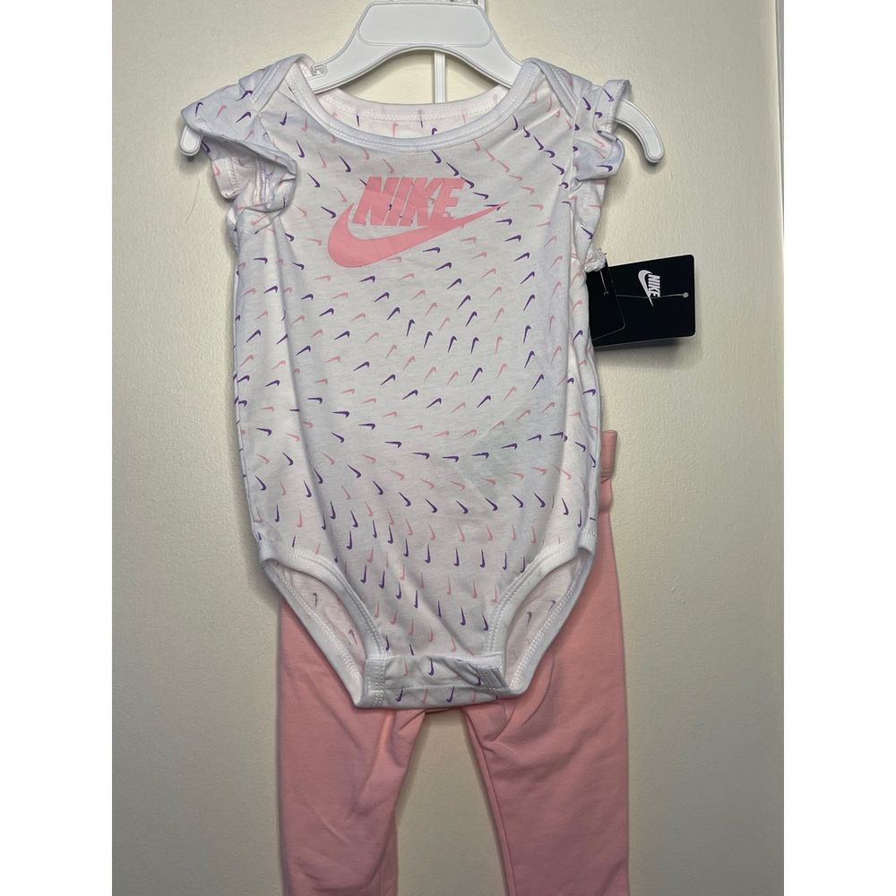 Nike light pink swoosh logo 2pc outfit size 12 mths NWT